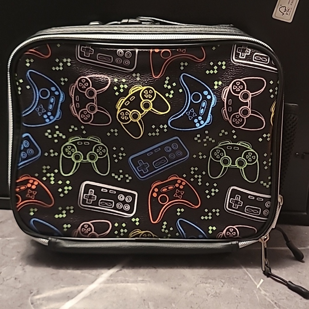 VIDEO GAME STYLE LUNCH BOX NWT